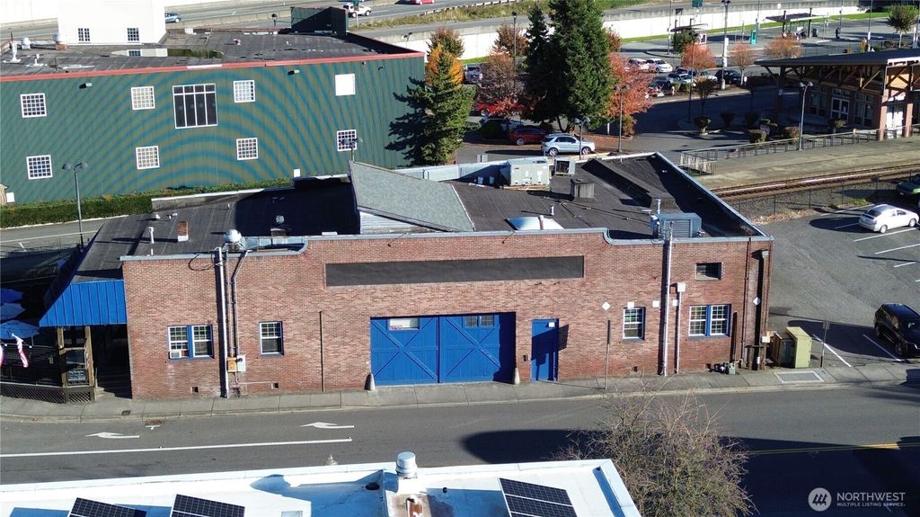 Photo of 404 S 3rd Street, Mount Vernon, WA 98273 (MLS # 2473035)