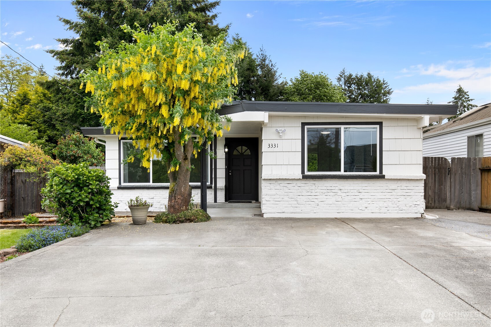 3331 Sunset Drive W