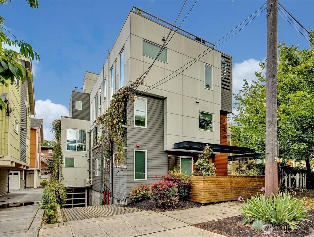 Photo of 1623 14th Avenue #E, Seattle, WA 98122 (MLS # 2558577)