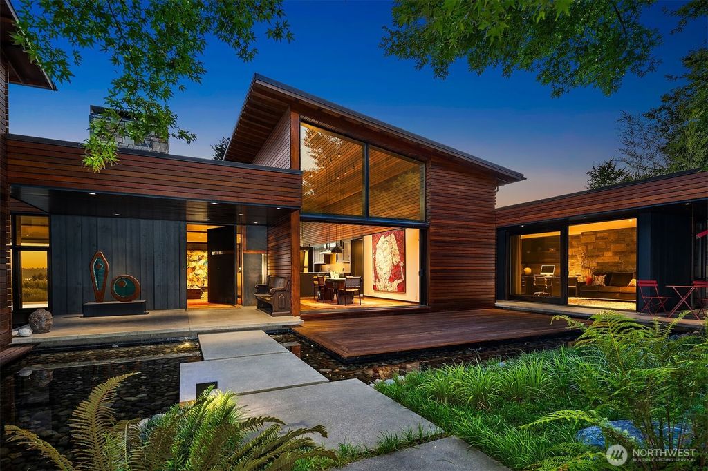 Photo of 1436 92nd Avenue NE, Clyde Hill, WA 98004 (MLS # 2407889)