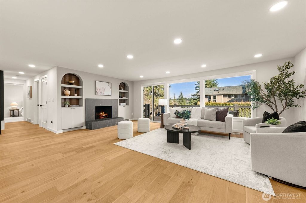 Photo of 2404 127th Avenue SE, Bellevue, WA 98005 (MLS # 2485208)