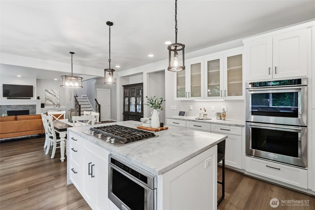 Photo of 21701 8th Avenue SE, Bothell, WA 98021 (MLS # 2564279)
