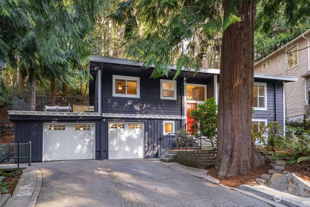 Photo of 4230 NE 197th Street, Lake Forest Park, WA 98155 (MLS # 2042721)