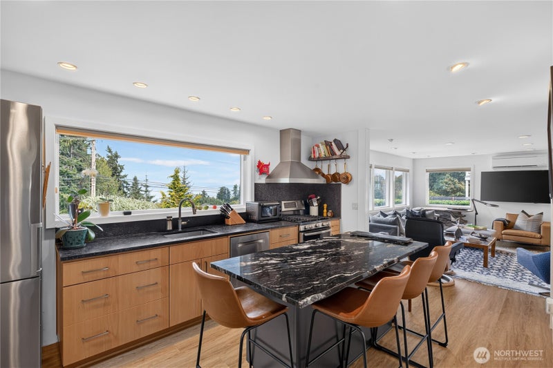 5016 Channel View Lane