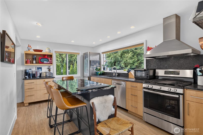 5016 Channel View Lane