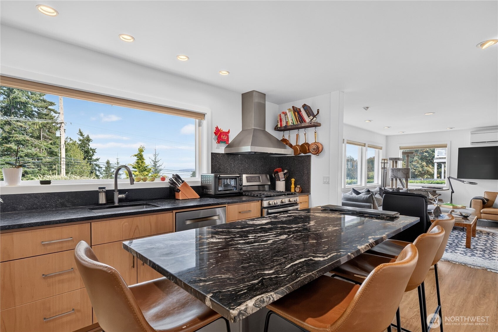 5016 Channel View Lane