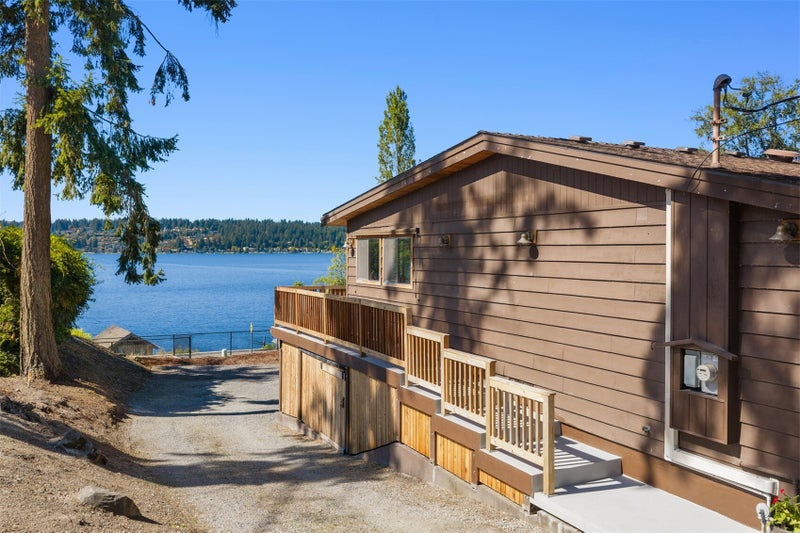 2717 E Lake Sammamish Parkway SE