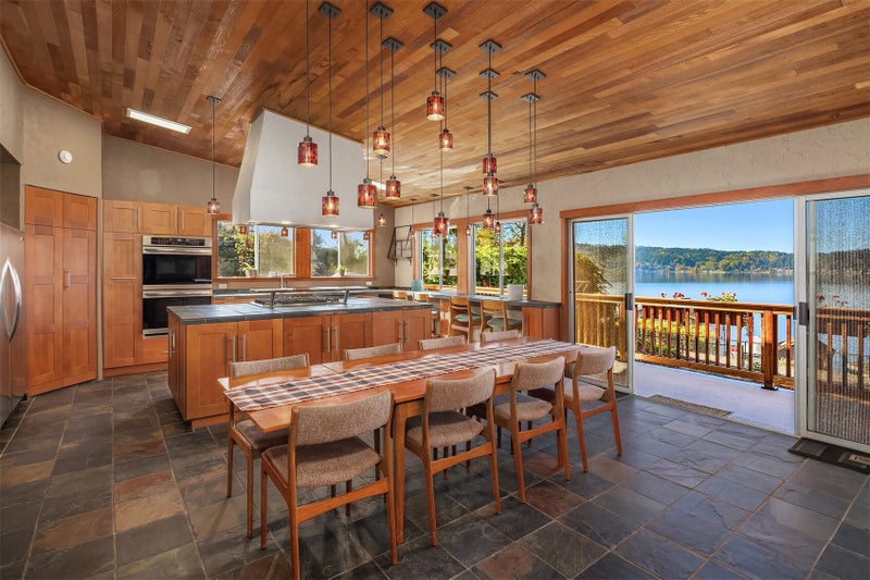 2717 E Lake Sammamish Parkway SE