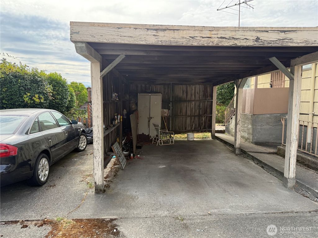 Photo of 1709 S Juneau Street, Seattle, WA 98108 (MLS # 2452133)