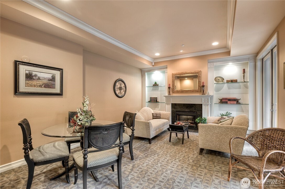 Bellevue, Washington, 98004, United States, 2 Bedrooms Bedrooms, ,2 BathroomsBathrooms,Residential,Active,2023880
