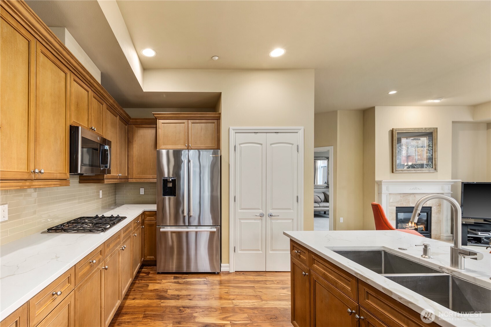 Bellevue, Washington, 98004, United States, 2 Bedrooms Bedrooms, ,2 BathroomsBathrooms,Residential,Active,2023880