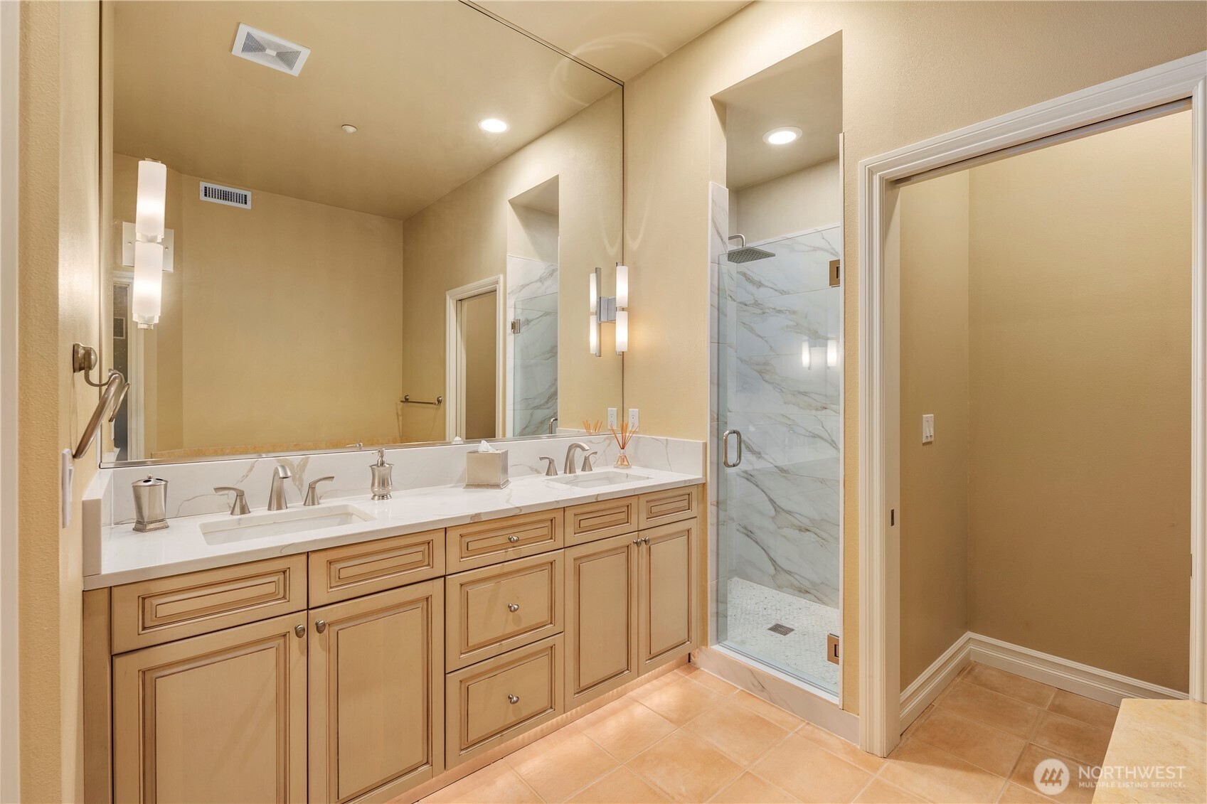 Bellevue, Washington, 98004, United States, 2 Bedrooms Bedrooms, ,2 BathroomsBathrooms,Residential,Active,2023880