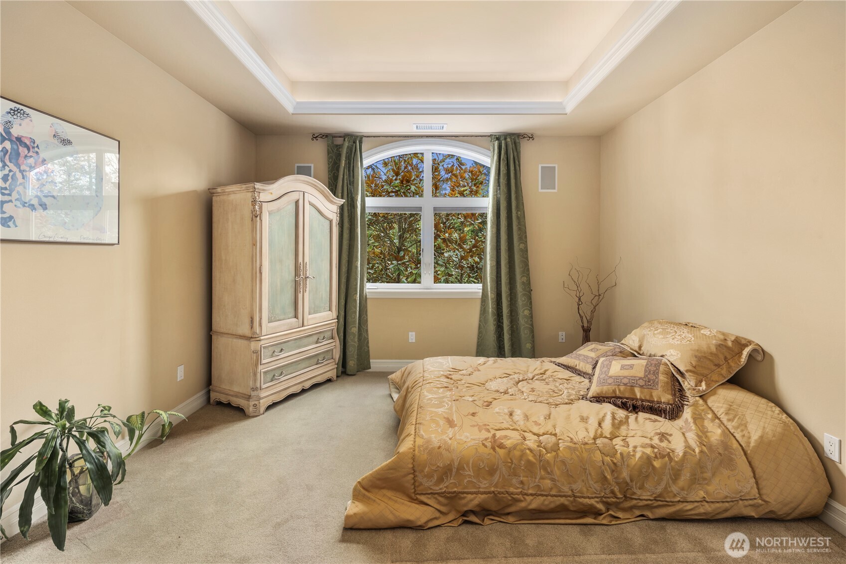 Bellevue, Washington, 98004, United States, 2 Bedrooms Bedrooms, ,2 BathroomsBathrooms,Residential,Active,2023880