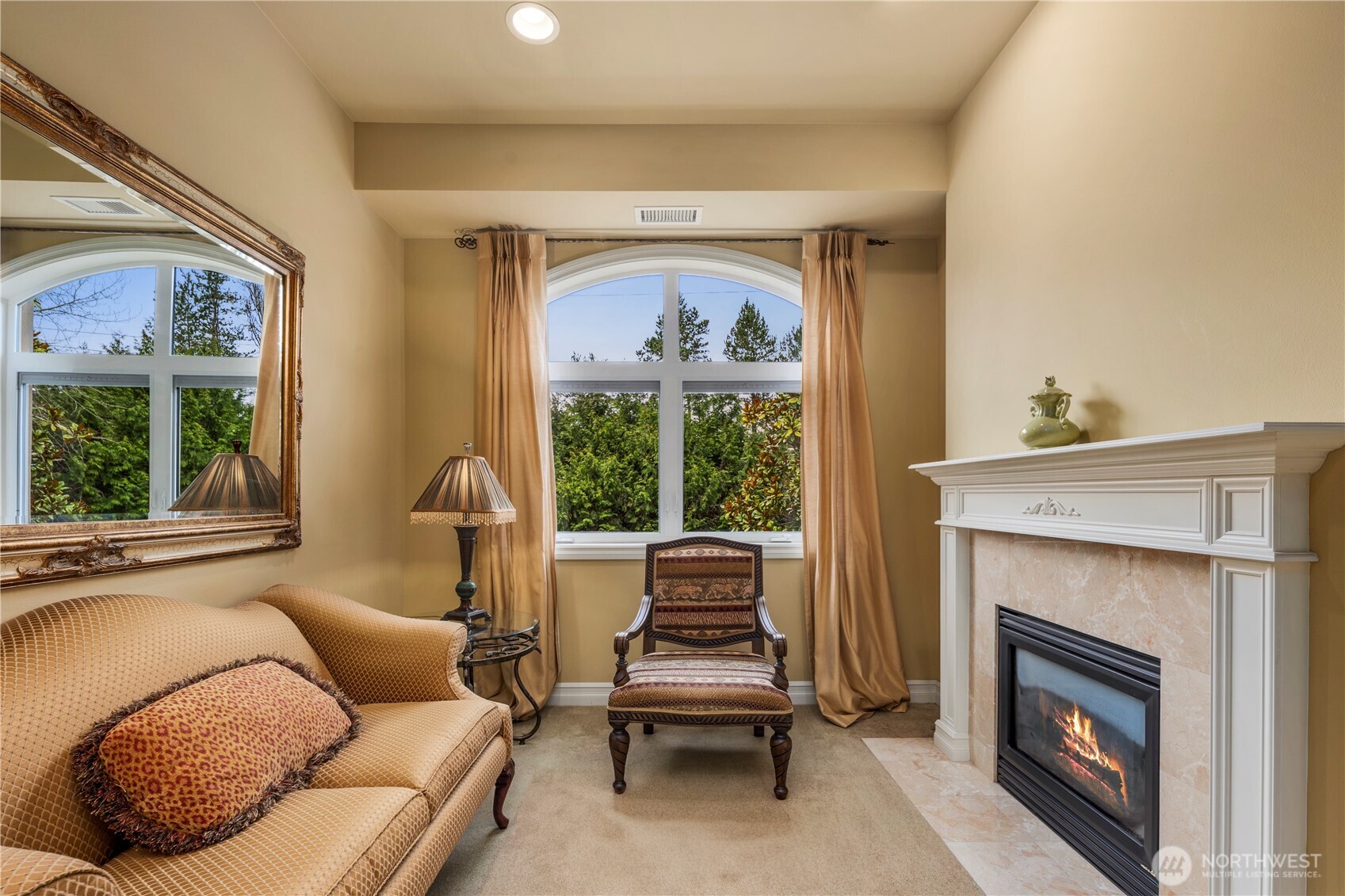 Bellevue, Washington, 98004, United States, 2 Bedrooms Bedrooms, ,2 BathroomsBathrooms,Residential,Active,2023880