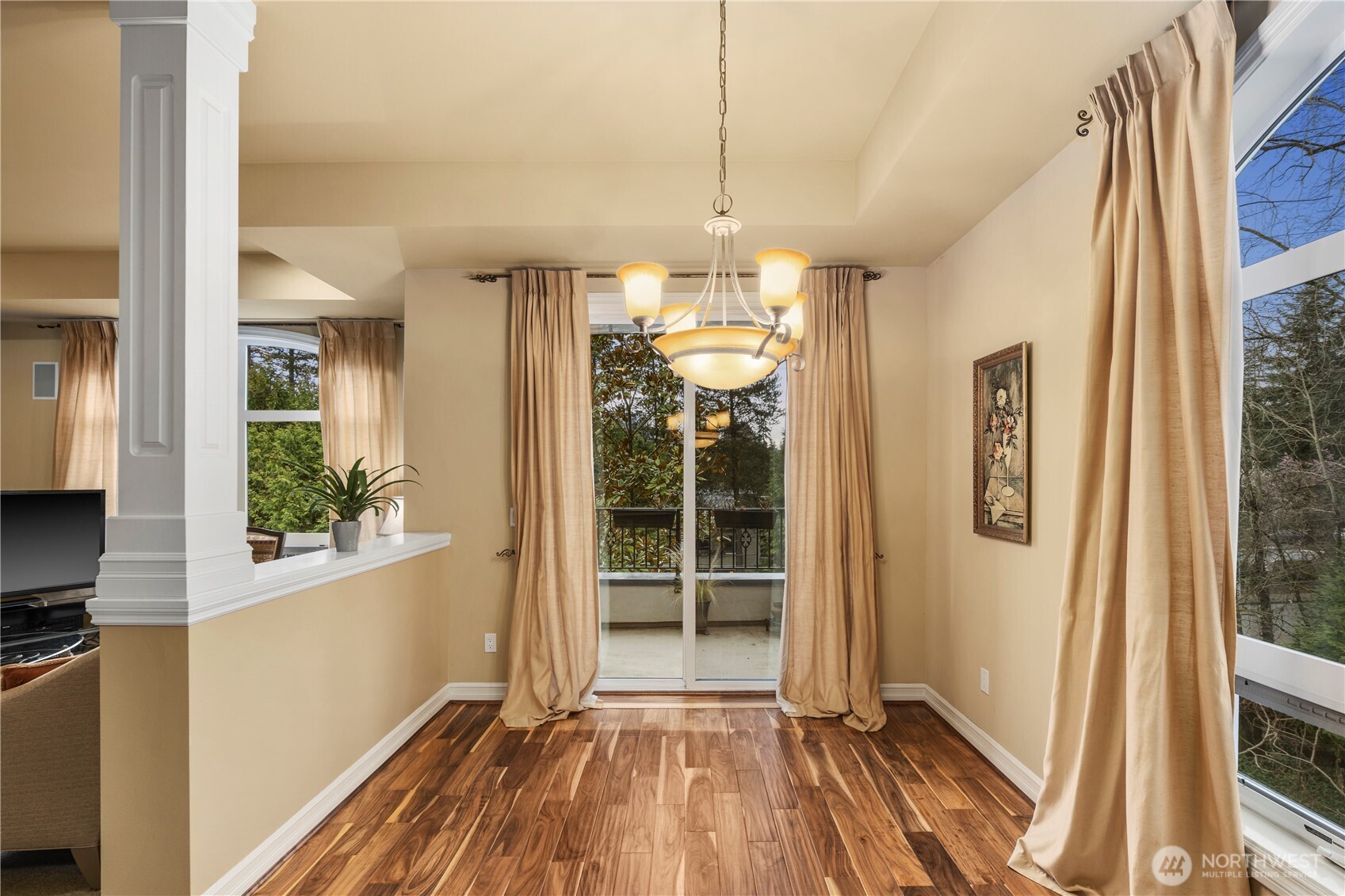 Bellevue, Washington, 98004, United States, 2 Bedrooms Bedrooms, ,2 BathroomsBathrooms,Residential,Active,2023880