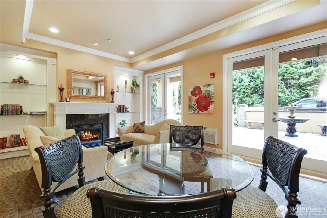 Bellevue, Washington, 98004, United States, 2 Bedrooms Bedrooms, ,2 BathroomsBathrooms,Residential,Active,2023880