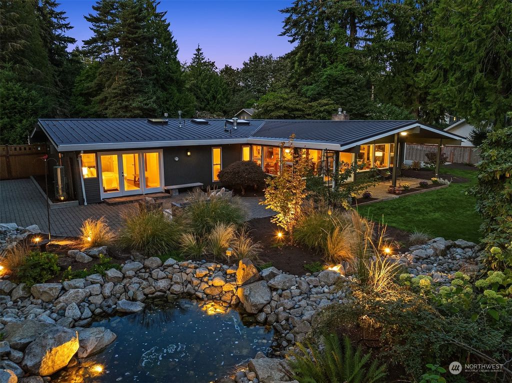 Photo of 8803 SE 54th Street, Mercer Island, WA 98040 (MLS # 2287294)