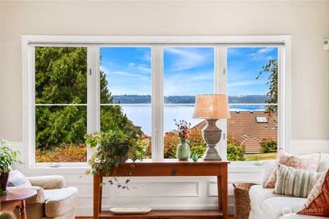 Photo of 621 SW 295th Place, Federal Way, WA 98023 (MLS # 2445994)