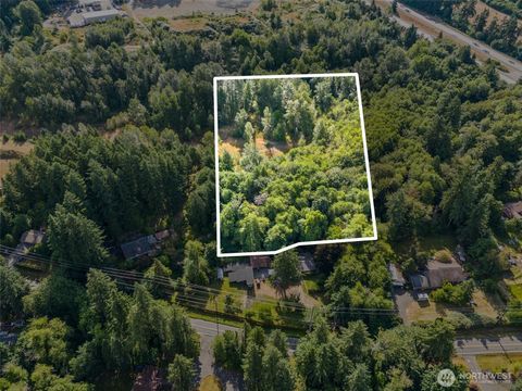 Photo of 1680 Draham Road NE, Lacey, WA 98516 (MLS # 2394715)