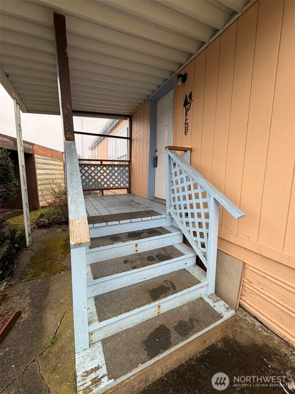 Photo of 100 Leisure Drive, Aberdeen, WA 98520 (MLS # 2481400)