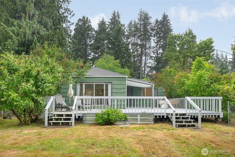 Photo of 17633 10th Avenue NE, Shoreline, WA 98155 (MLS # 2532625)