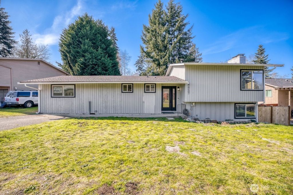 Photo of 29507 32nd Place Pl S, Auburn, WA 98001 (MLS # 2487452)