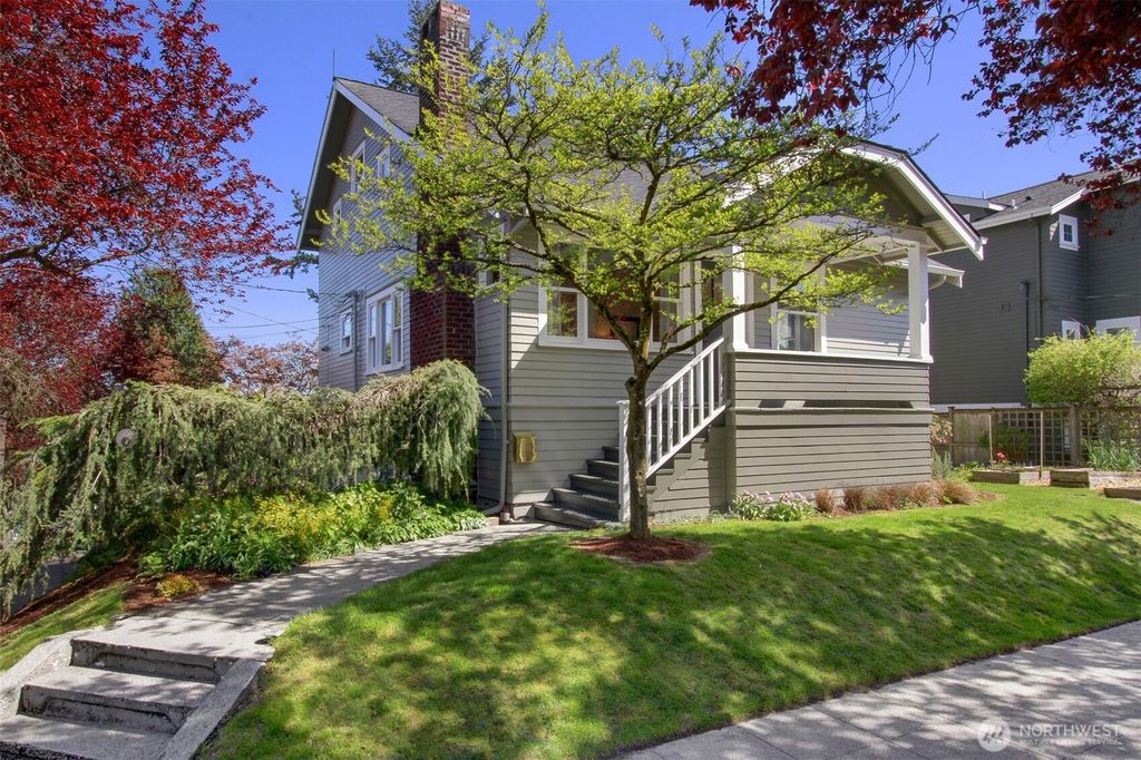 Photo of 7316 Dayton Avenue N, Seattle, WA 98103 (MLS # 2359391)