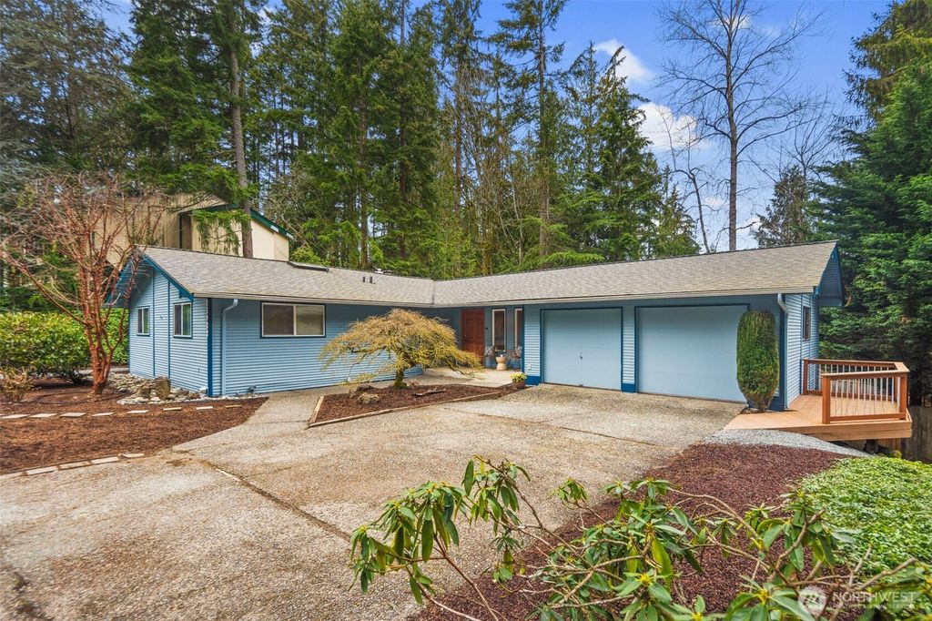 Photo of 15922 SE 43rd Street, Bellevue, WA 98006 (MLS # 2338800)
