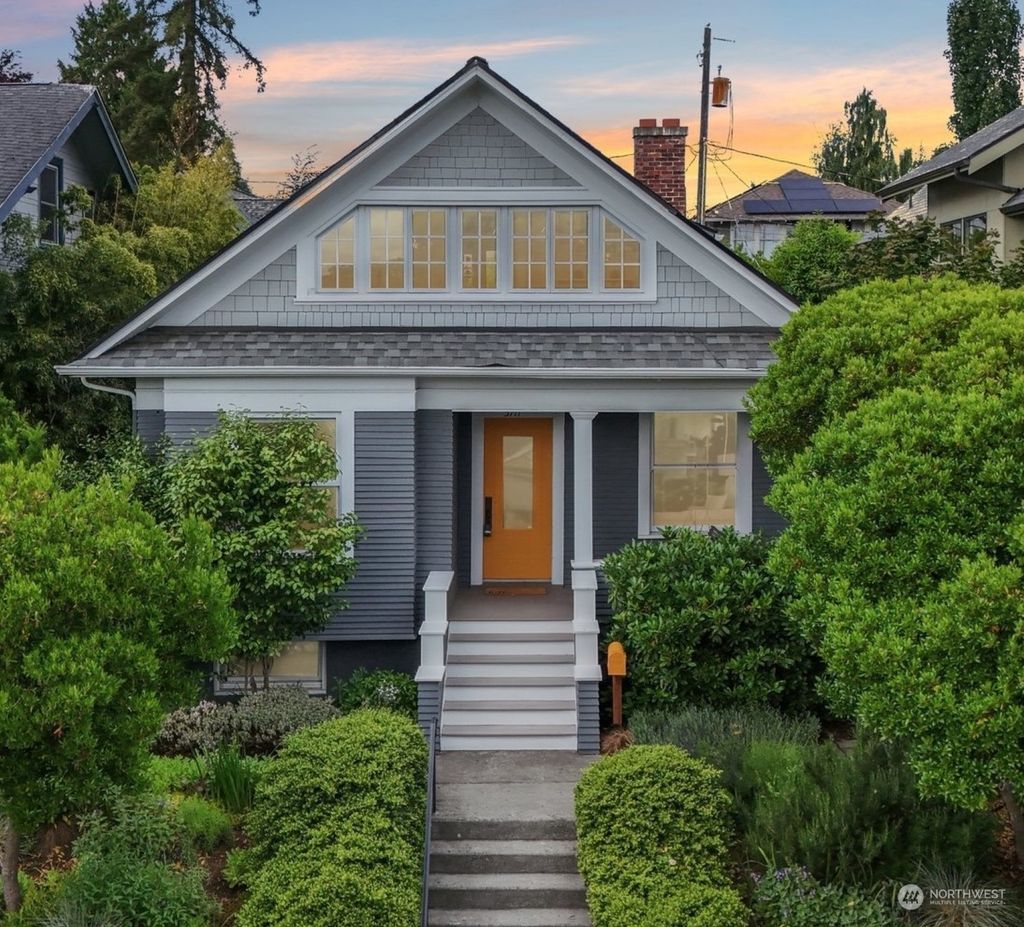 Photo of 5711 18th Avenue NE, Seattle, WA 98105 (MLS # 2263745)