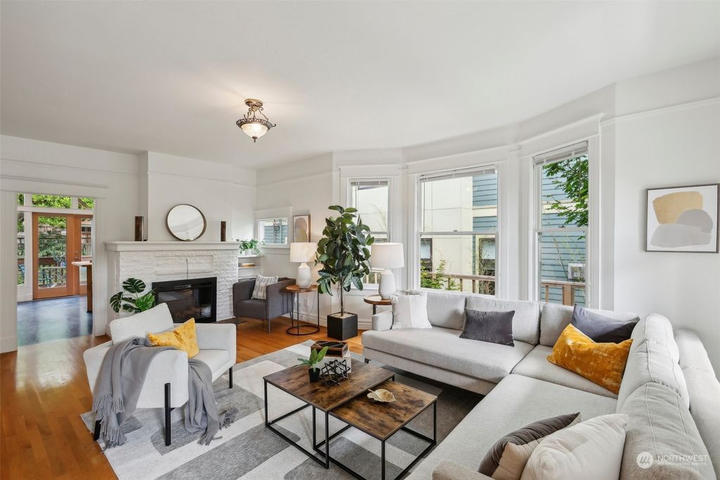 Photo of 5711 18th Avenue NE, Seattle, WA 98105 (MLS # 2263745)