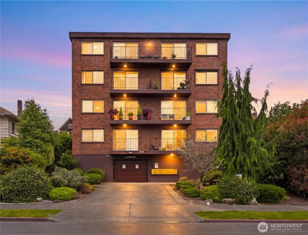 Photo of 2619 Rucker Avenue #6, Everett, WA 98201 (MLS # 2546850)