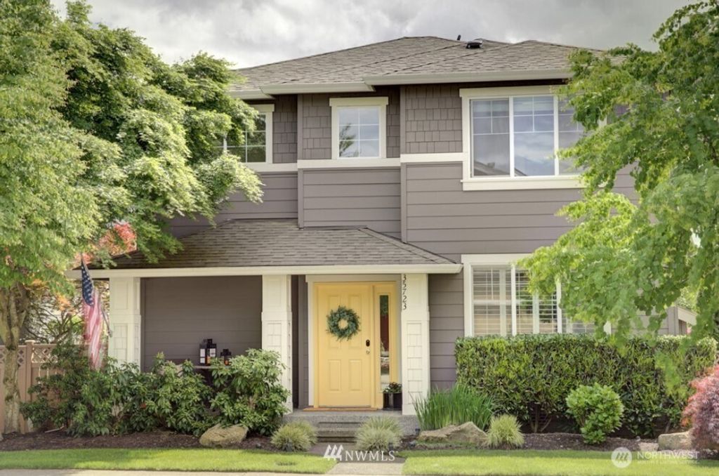 Photo of 35723 SE Crest View Loop, Snoqualmie, WA 98065 (MLS # 2506423)