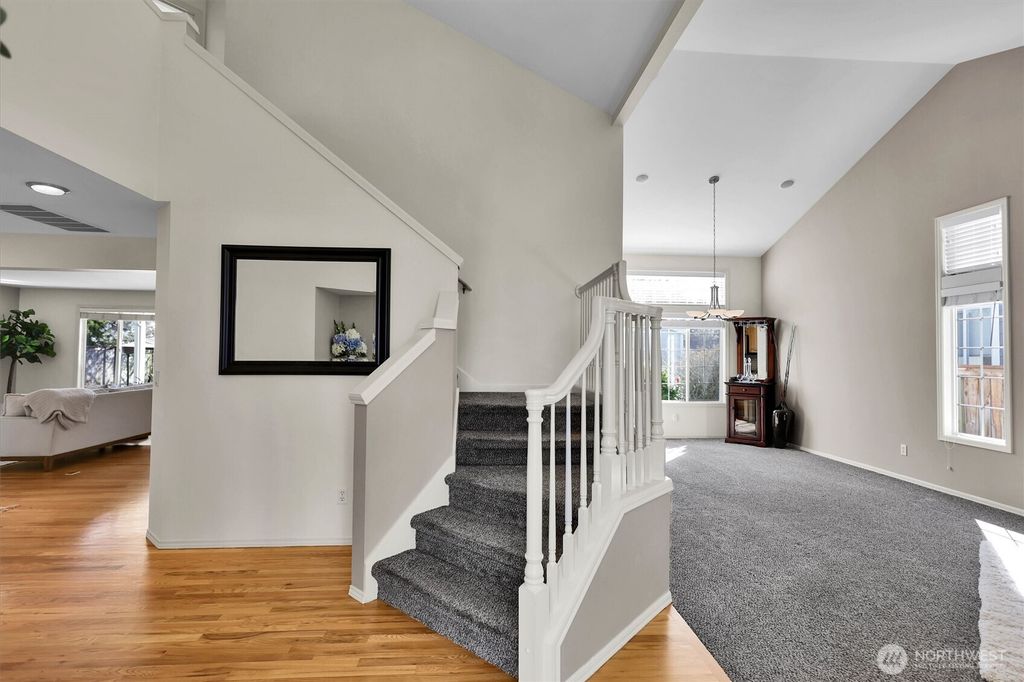 Photo of 915 N Laurel Lane, Tacoma, WA 98406 (MLS # 2498768)