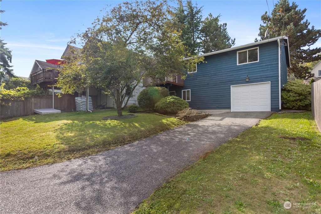 Photo of 4727 S 3rd Avenue, Everett, WA 98203 (MLS # 2168235)