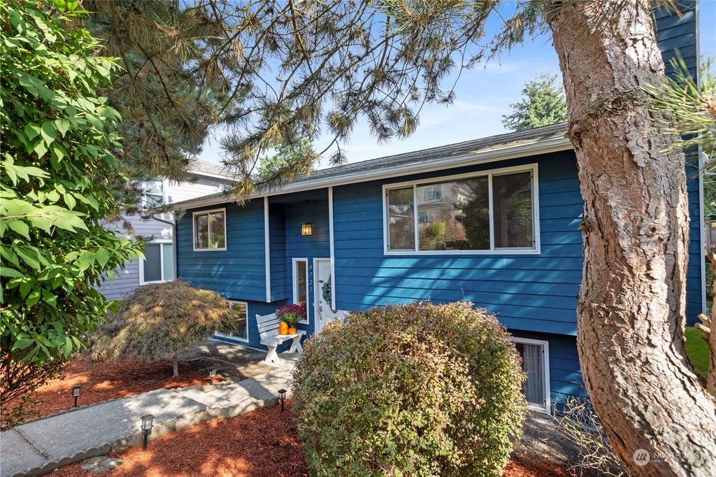 Photo of 4727 S 3rd Avenue, Everett, WA 98203 (MLS # 2168235)