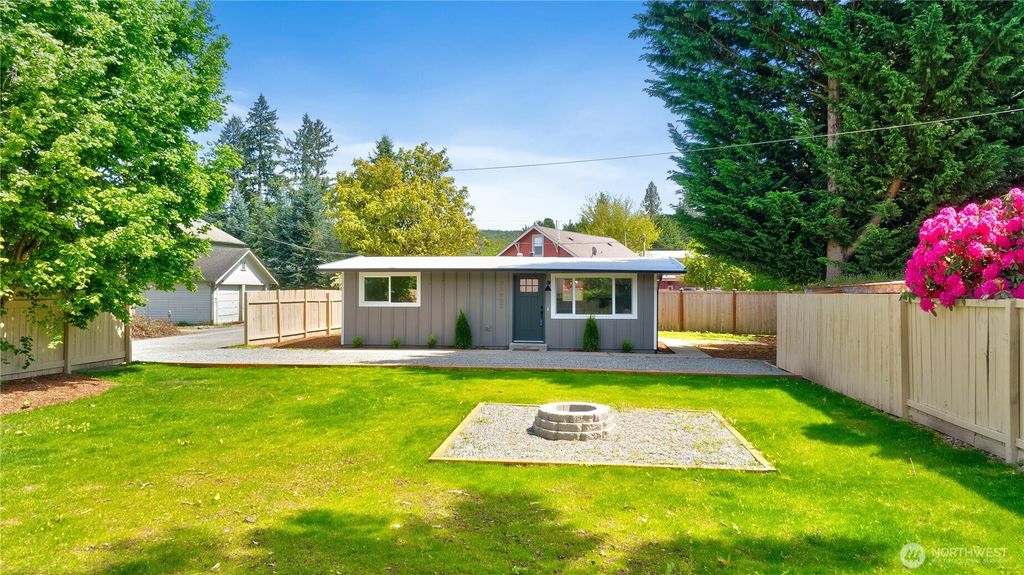 Photo of 31952 W Bagwell Street, Carnation, WA 98014 (MLS # 2349303)