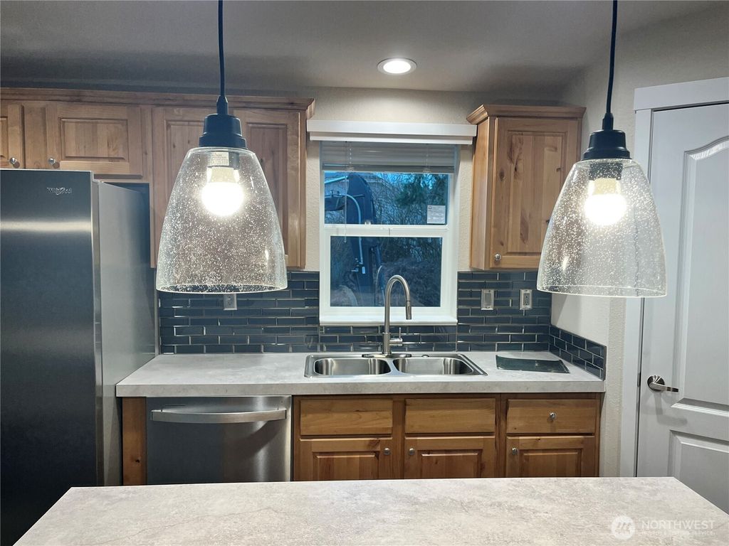 Photo of 420 Pine Street, Toledo, WA 98591 (MLS # 2485986)