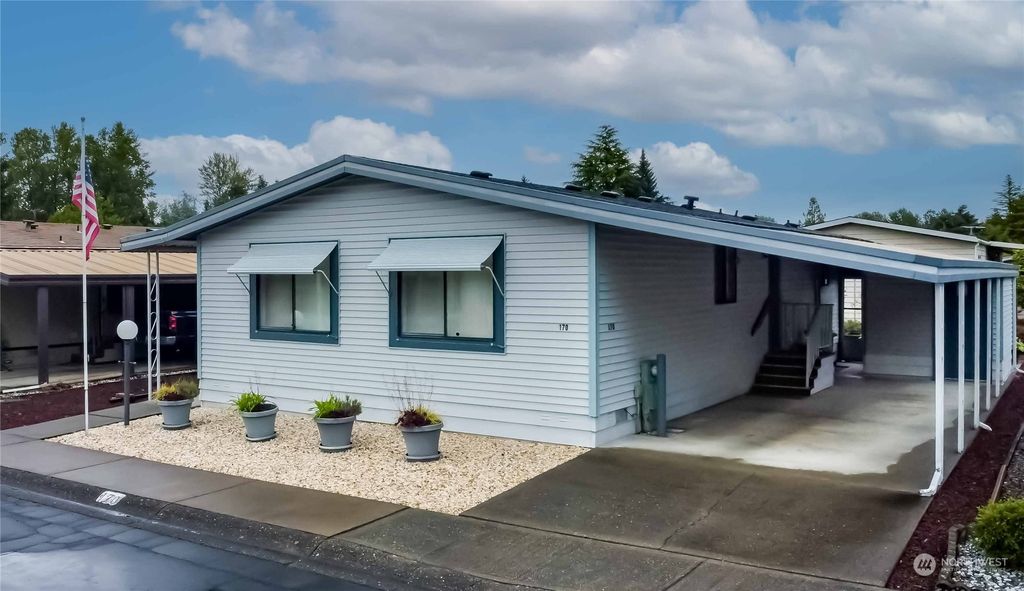 Photo of 11436 SE 208th Street #170, Kent, WA 98031 (MLS # 2247292)