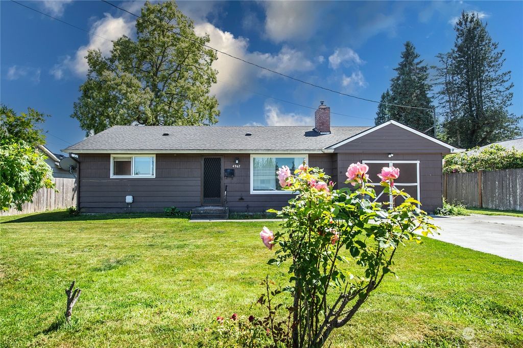 Photo of 4967 Vesper Drive, Everett, WA 98203 (MLS # 2078398)