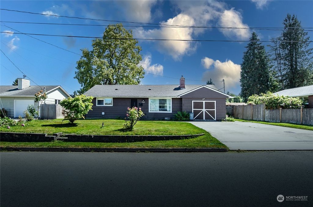 Photo of 4967 Vesper Drive, Everett, WA 98203 (MLS # 2078398)