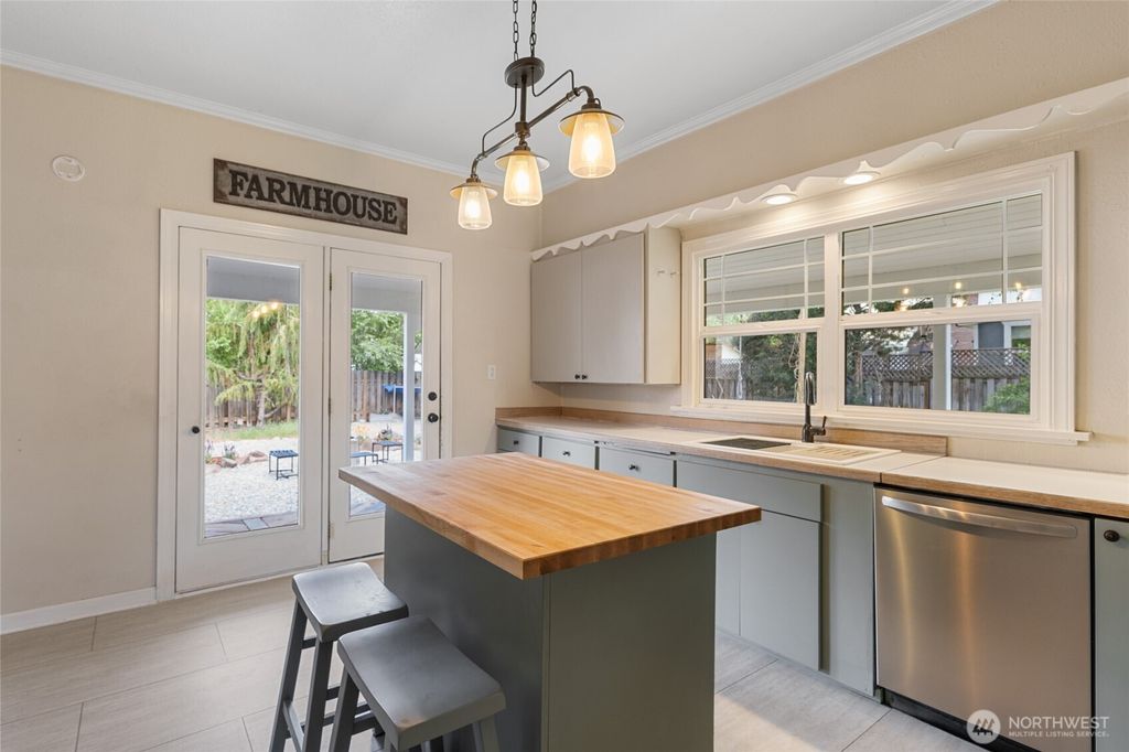 listing image 9360671175444256695