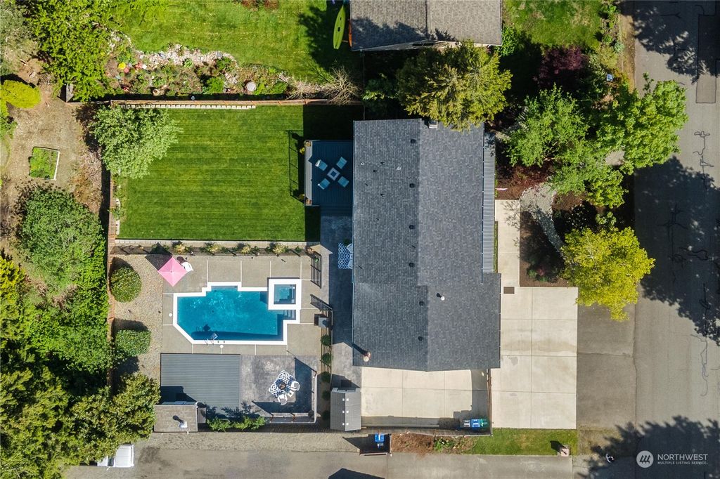 Photo of 25313 215th Place SE, Maple Valley, WA 98038 (MLS # 2235233)