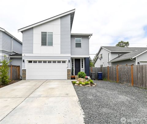 Photo of 11512 3rd Place W #B, Everett, WA 98204 (MLS # 2546244)