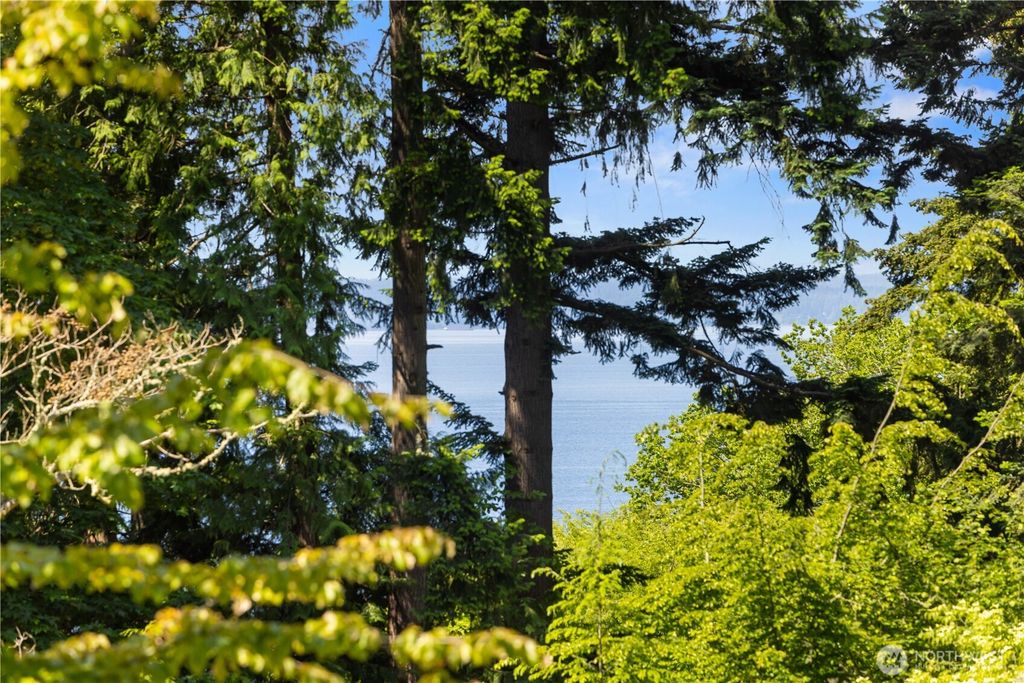 Photo of 105 NW Highland Drive, Shoreline, WA 98177 (MLS # 2391168)