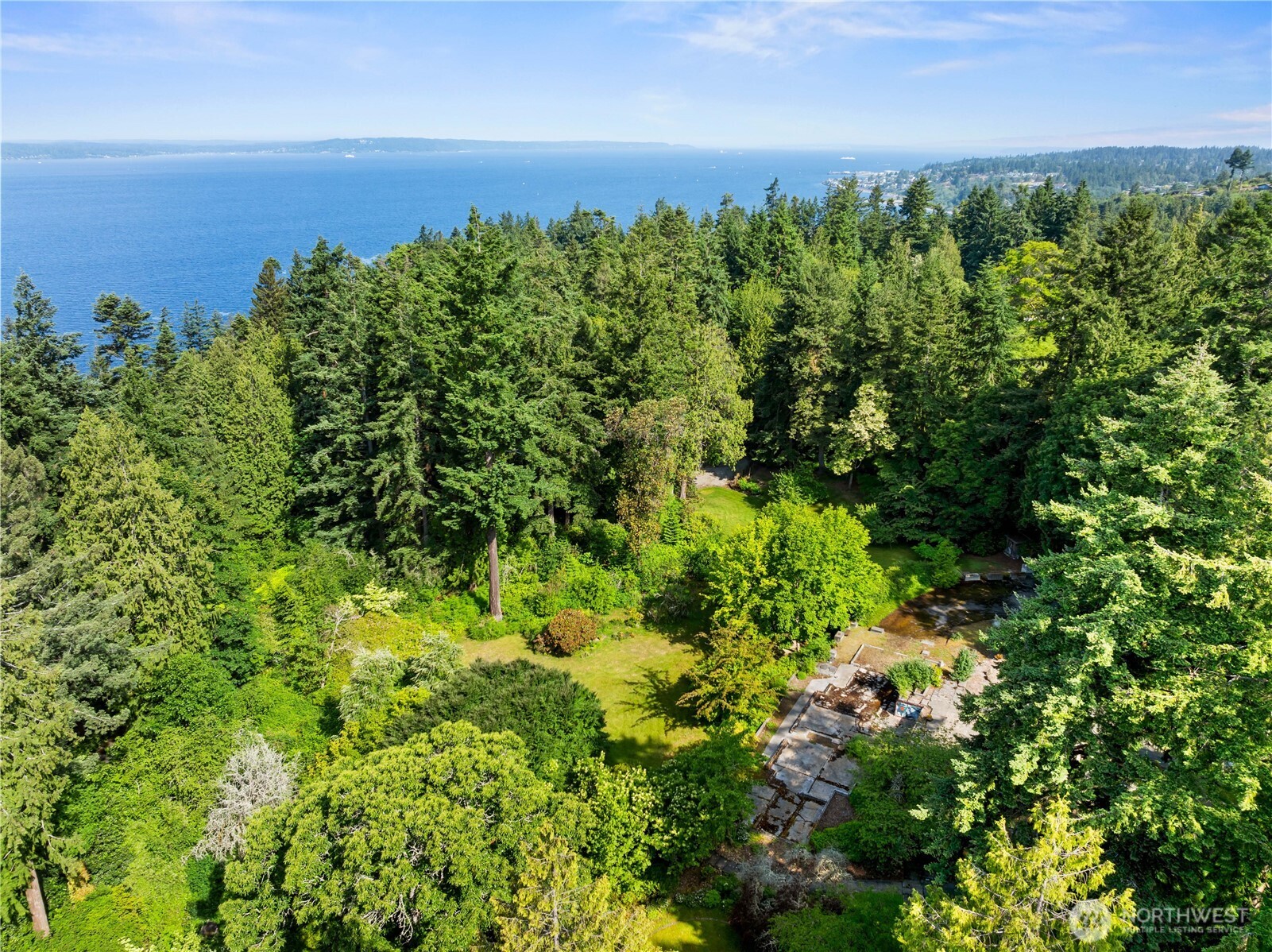 105 NW Highland Drive