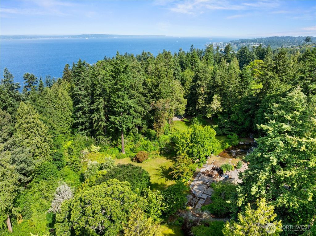 Photo of 105 NW Highland Drive, Shoreline, WA 98177 (MLS # 2391168)