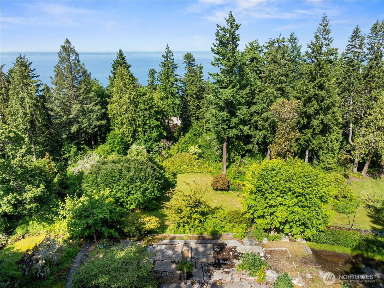 105 NW Highland Drive