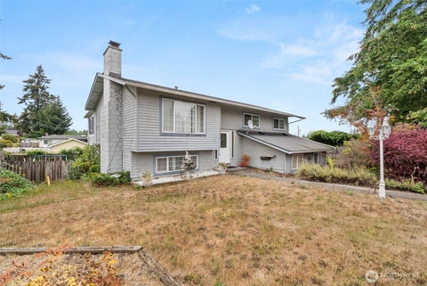 Photo of 13708 SE 268th Street, Kent, WA 98042 (MLS # 2584139)