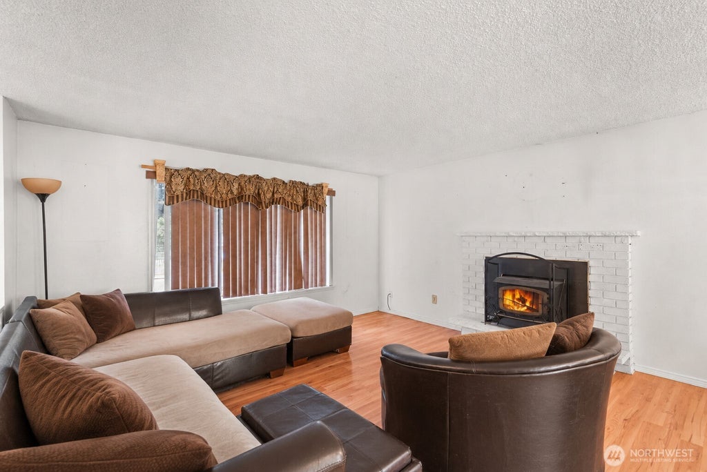 Photo of 13708 SE 268th Street, Kent, WA 98042 (MLS # 2584139)