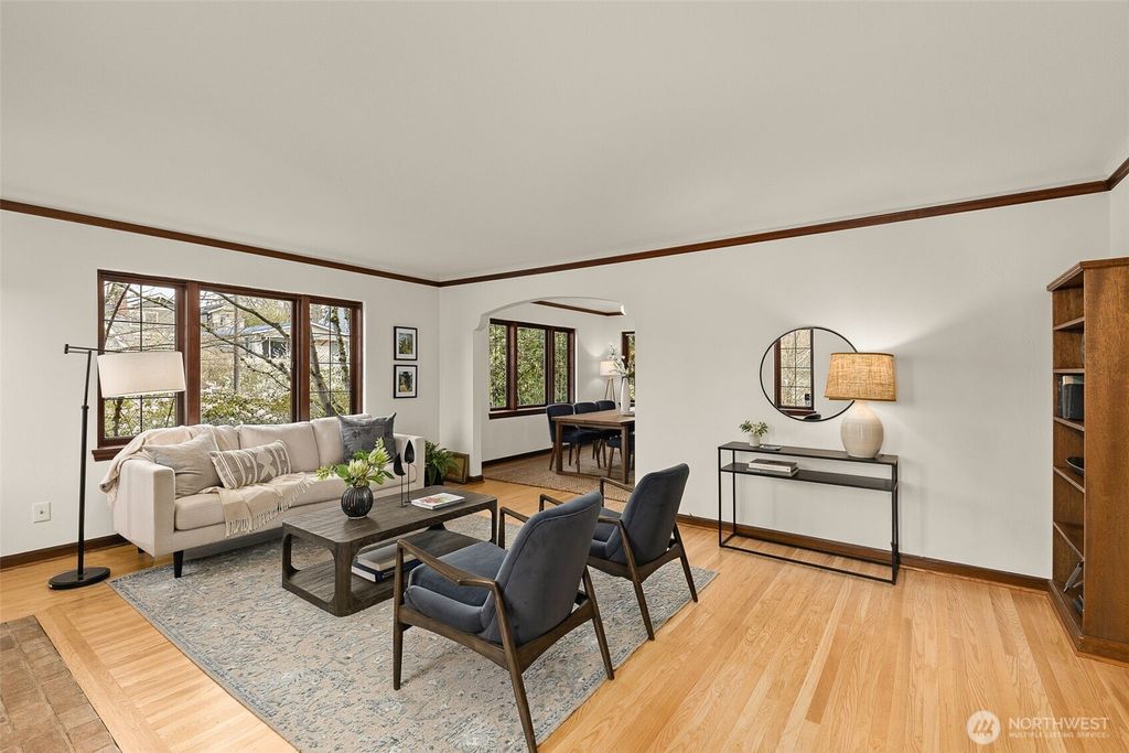 Photo of 101 NE 51st Street, Seattle, WA 98105 (MLS # 2352773)